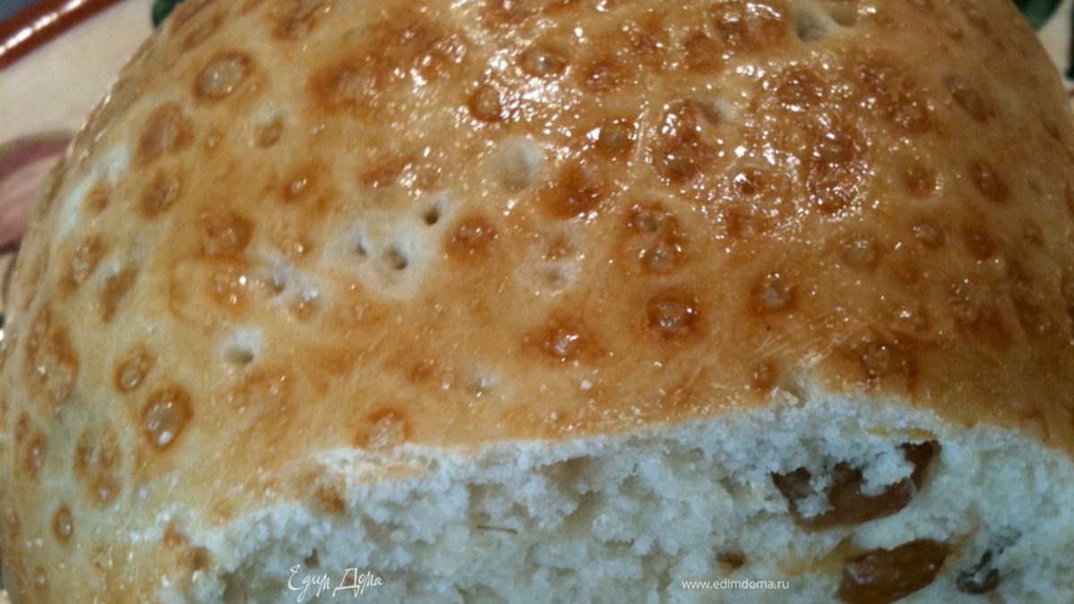 Пшеничный хлеб с изюмом и мюсли