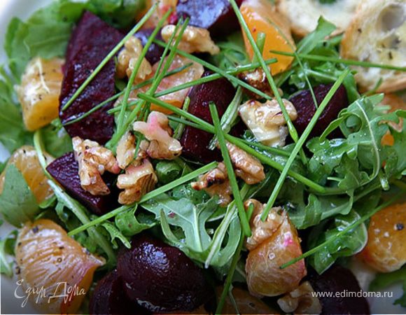 Салат со свеклой, руколой и мандаринами Салат со свеклой, руколой и мандаринами