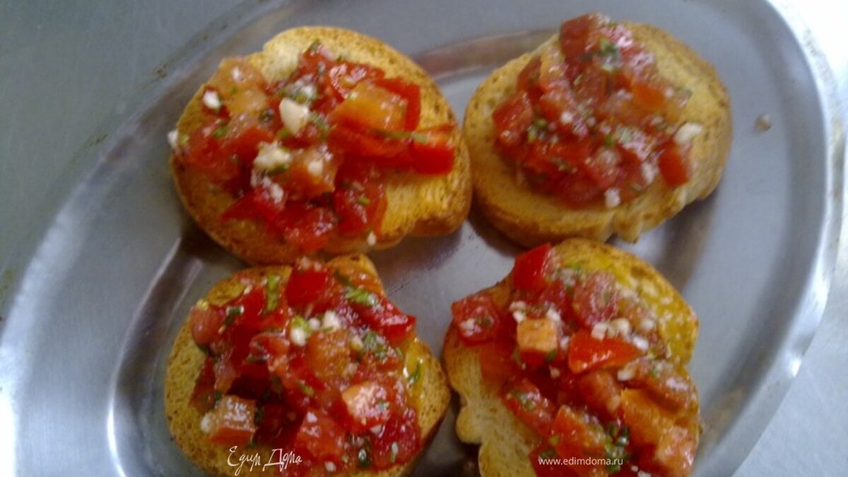 Закуска "Сухари с помидорами"