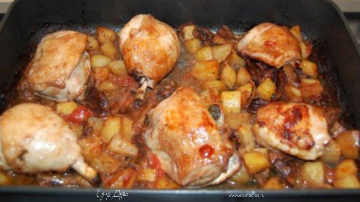 Курочка, запеченная с картофелем и грибами