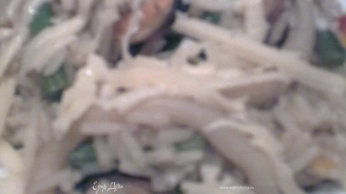 Рис с мидиями, кальмаром и зеленой фасолью