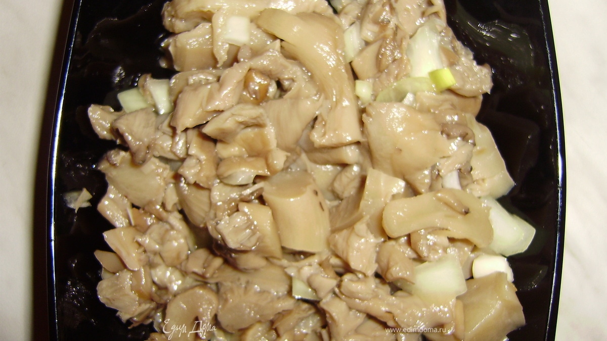 Маринованные грибочки "Вешки"