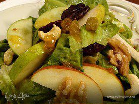 Салат с яблоками и орехами