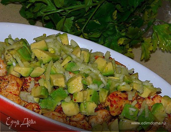 Курица с паприкой и сальсой из авокадо Курица с паприкой и сальсой из авокадо