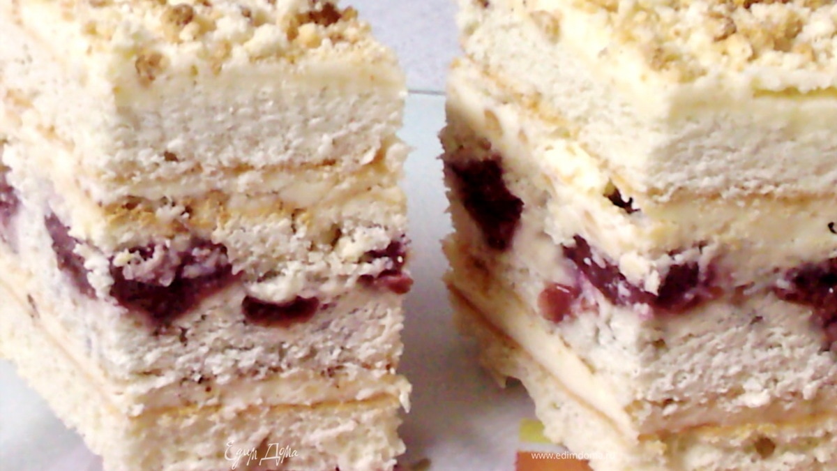 Пляцок" Аммоняк с вишнями"