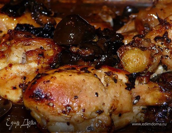 Запеченные ножки с черносливом