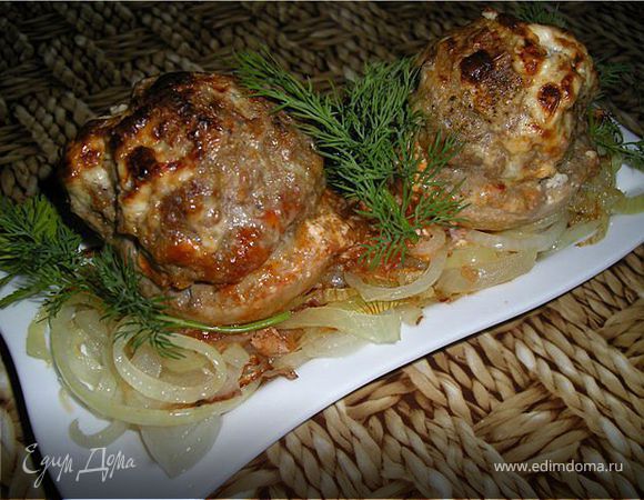 Шампиньоны, фаршированные мясом и яйцами