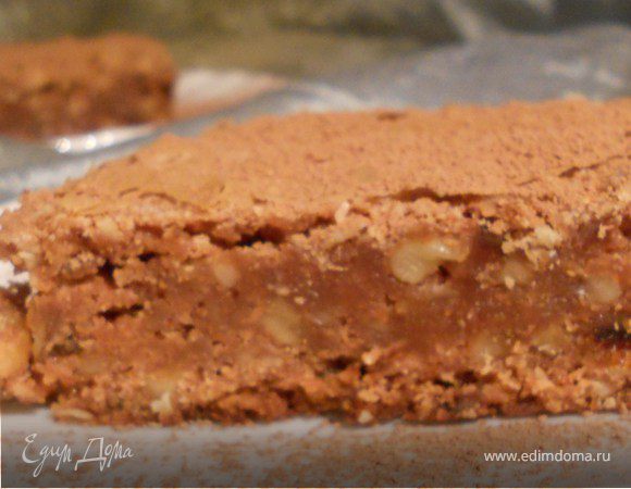 Брауни с финиками и грецкими орехами Брауни с финиками и грецкими орехами