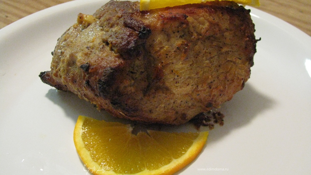 Ароматное мясо, запеченное в духовке