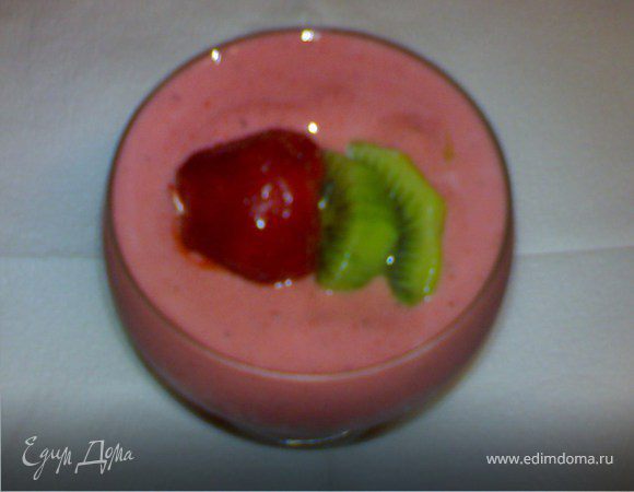 Ласси с клубникой и киви. Ласси с клубникой и киви.