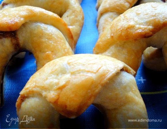 Круассаны с бананами и шоколадом