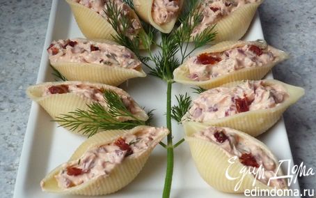 Рецепт Паста конкильони (большие ракушки) с начинкой из вяленых томатов и копченого окорока