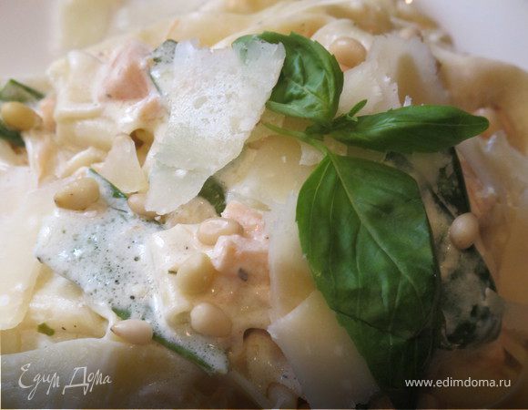 Паппарделле с семгой и сладким горошком