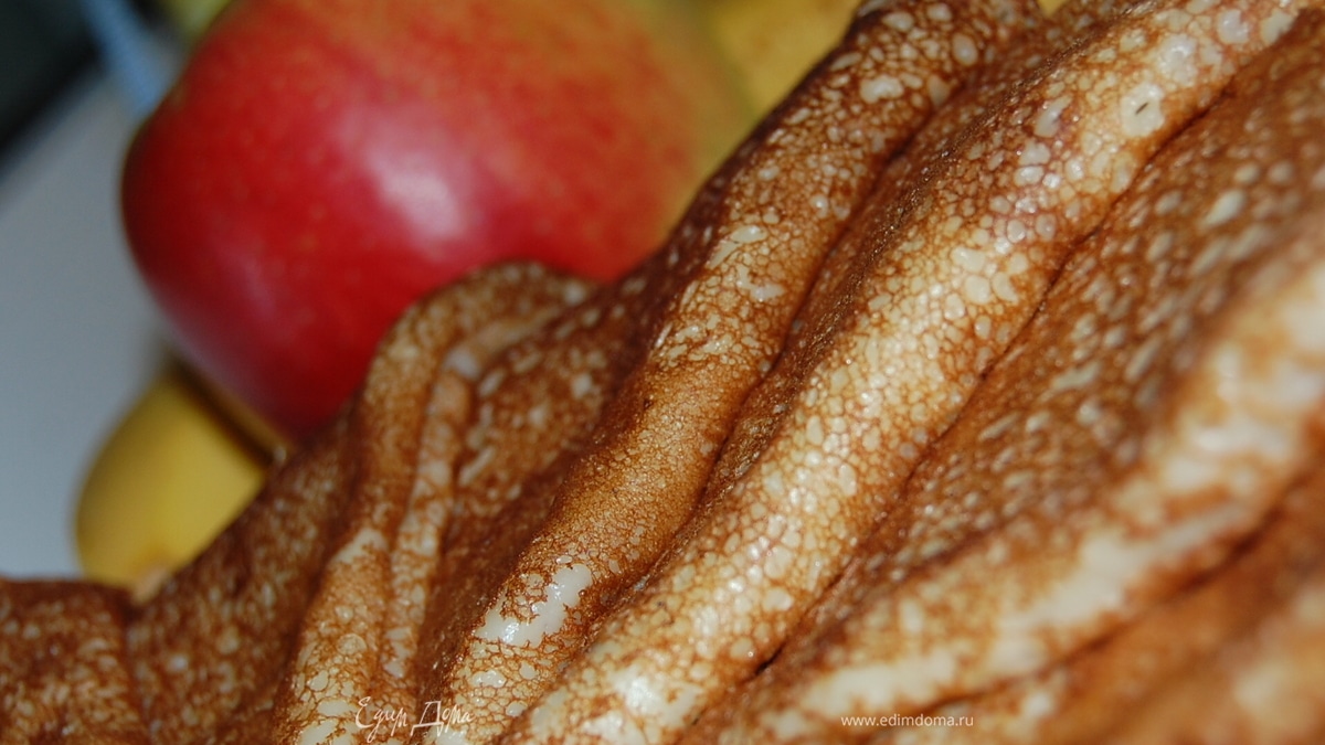 Бананово-яблочные блинчики на кефире