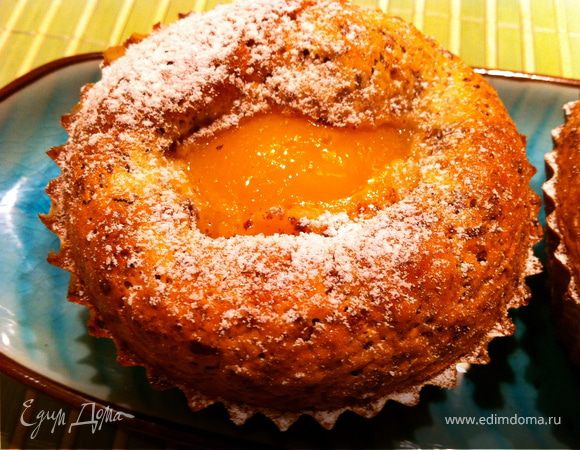 Французские пирожные с персиками Французские пирожные с персиками