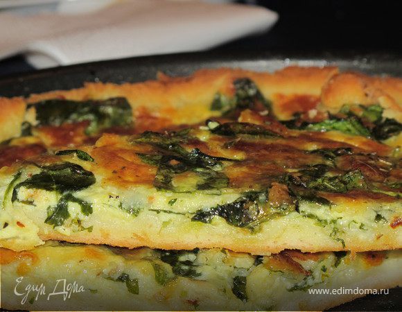 Пирог с моцареллой и шпинатом