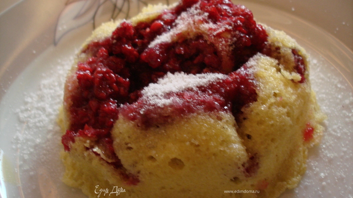 Нежный клафути с малиной 