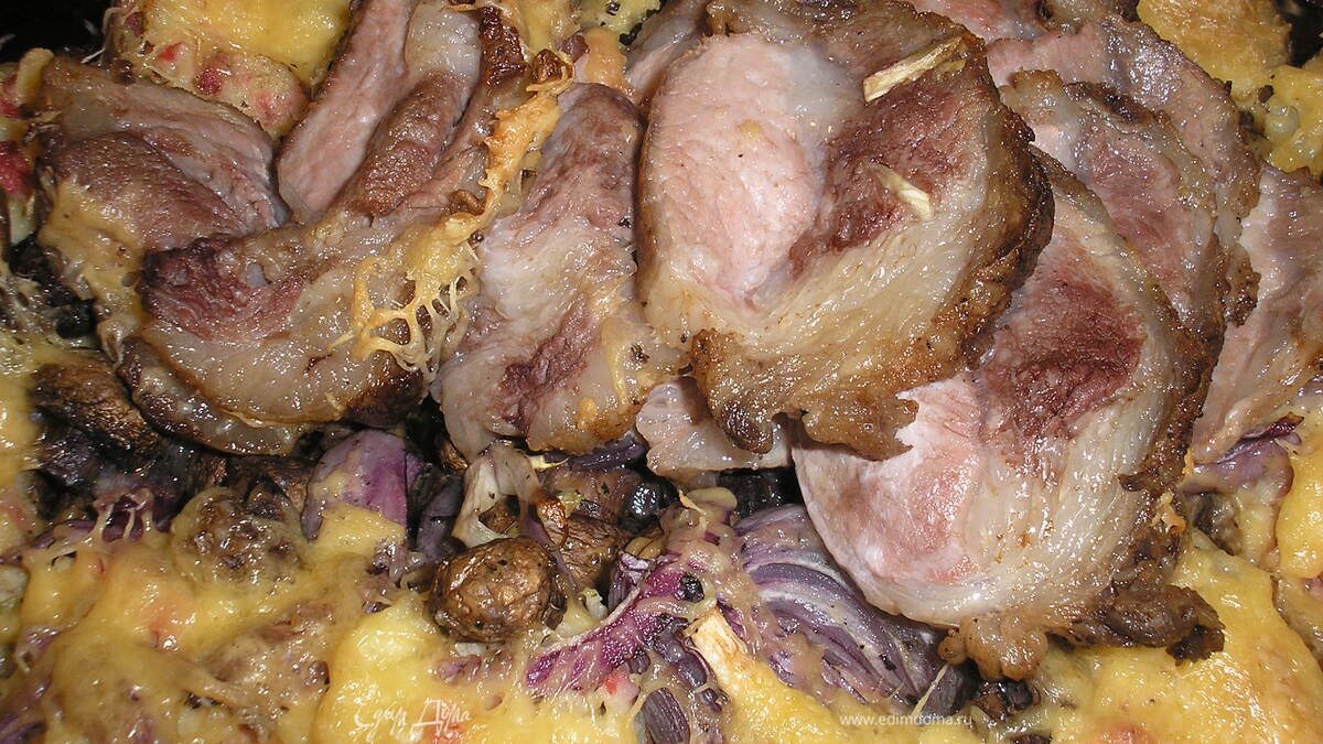 Свинина с фаршированным картофелем "Прощай, талия"