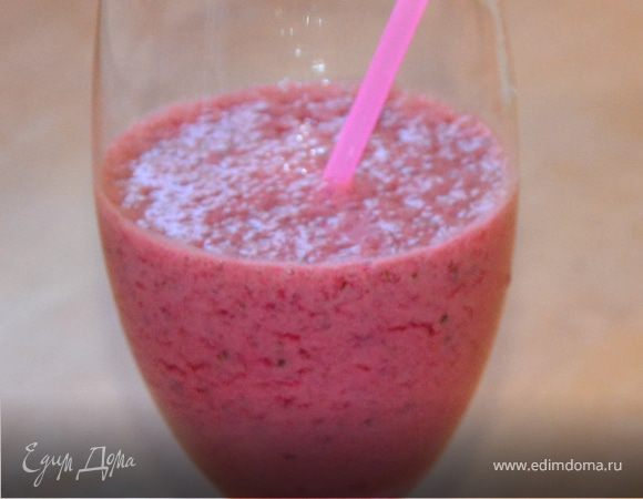 Соевый напиток с овощами и руколой