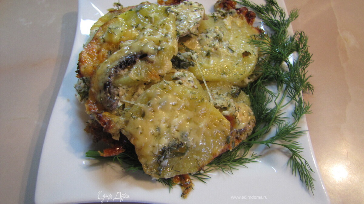 Картофельная запеканка с грибами.