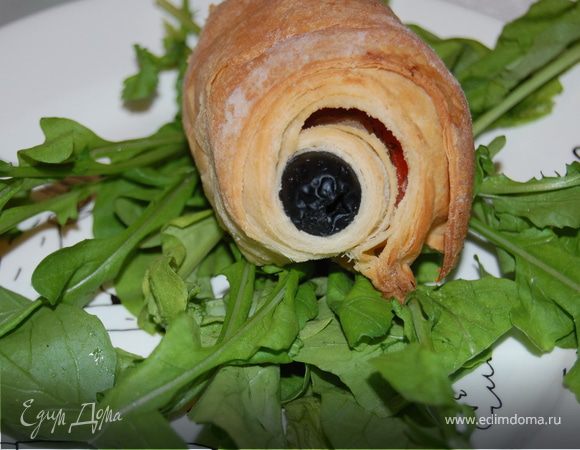 Пирожки с соленой сёмгой к завтраку.