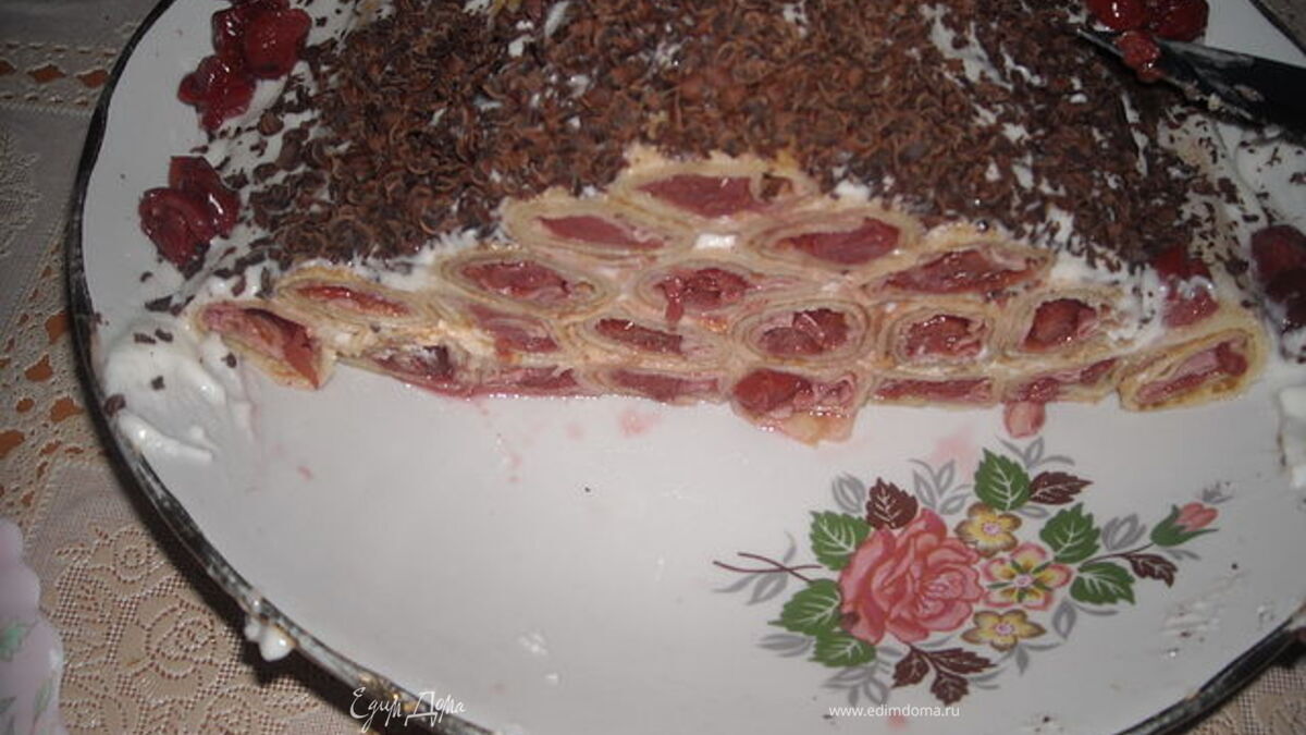 Блинный торт с вишней