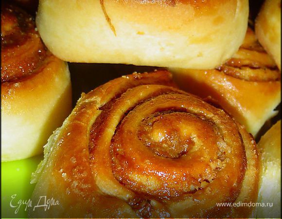 Булочки с яблоками, изюмом и сгущенным молоком Булочки с яблоками, изюмом и сгущенным молоком