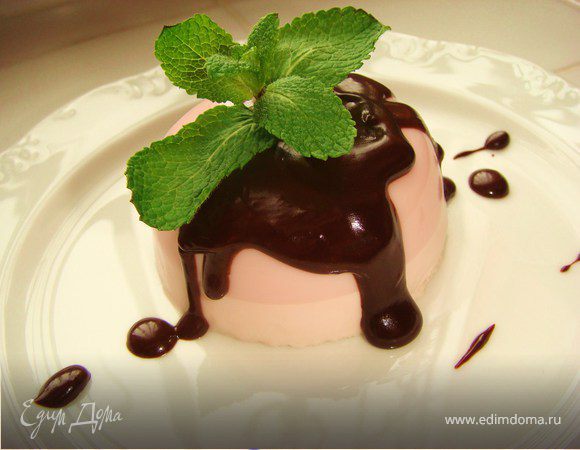 Мусс с шоколадным соусом Мусс с шоколадным соусом