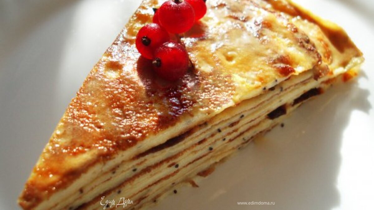 Блинный торт с маком и ванилью.