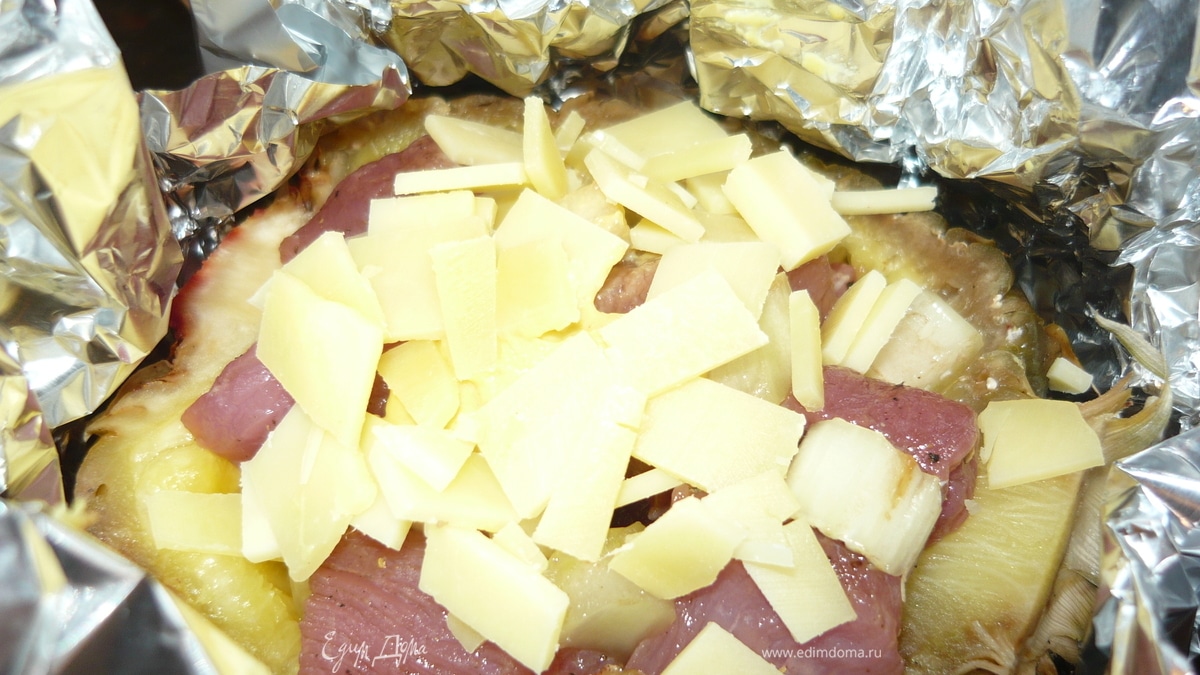 Ананасовые мясные горшочки