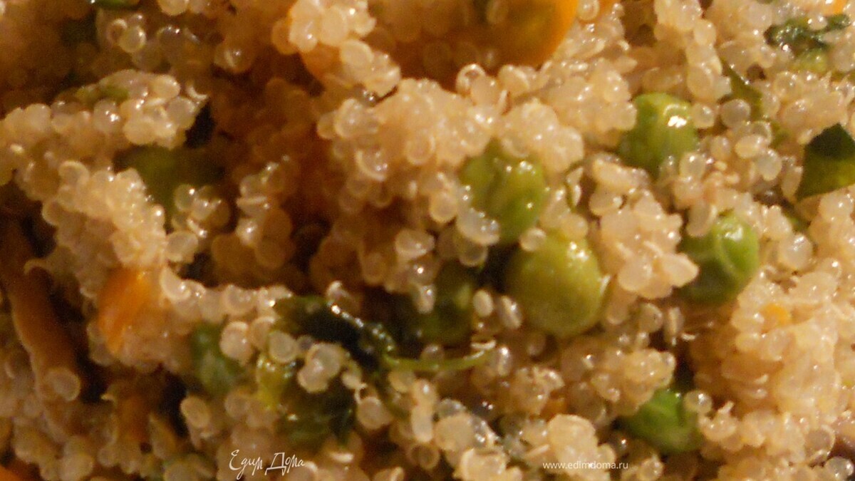 Киноа с шампиньонами и овощами