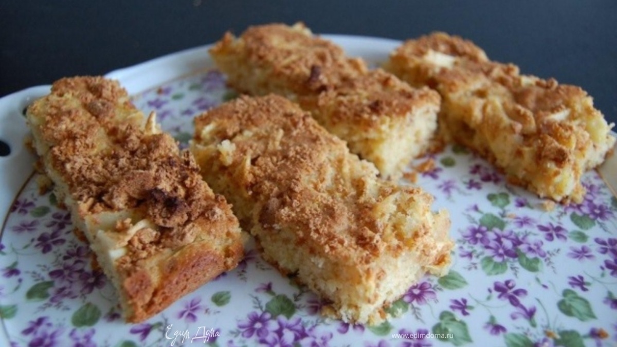 Яблочный пирог с миндальным печеньем