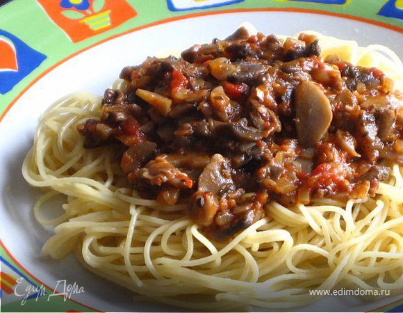 Спагетти с шампиньонами в томатном соусе Спагетти с шампиньонами в томатном соусе
