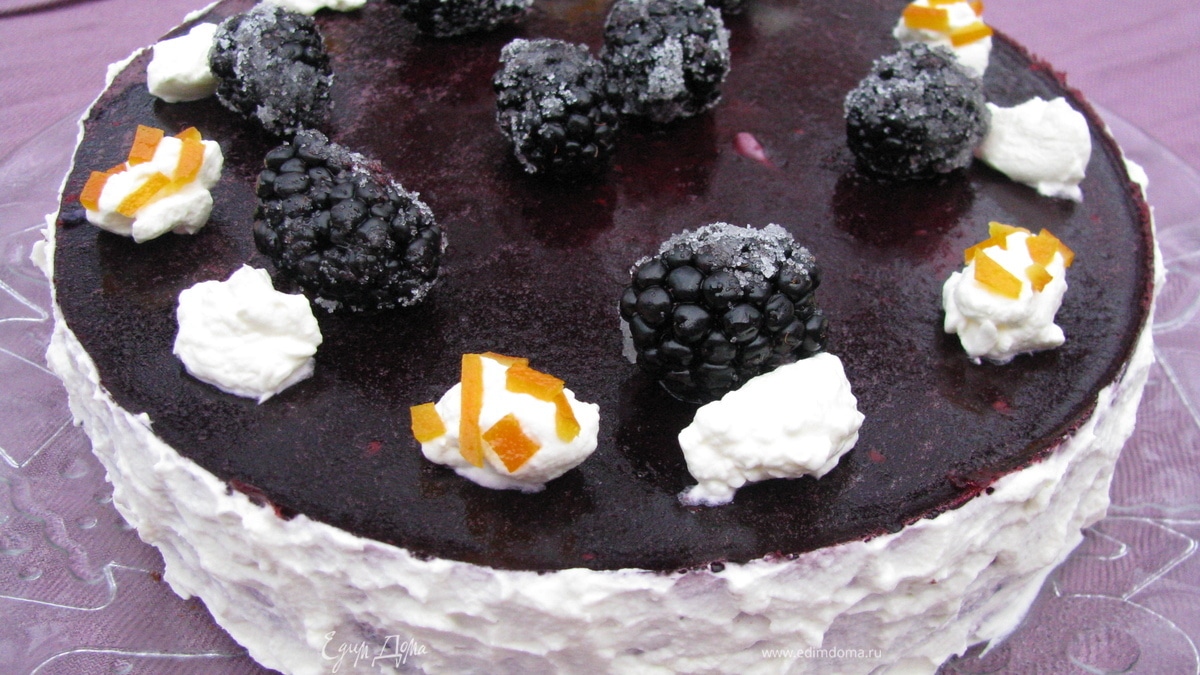 Торт "Ягоды под снегом"