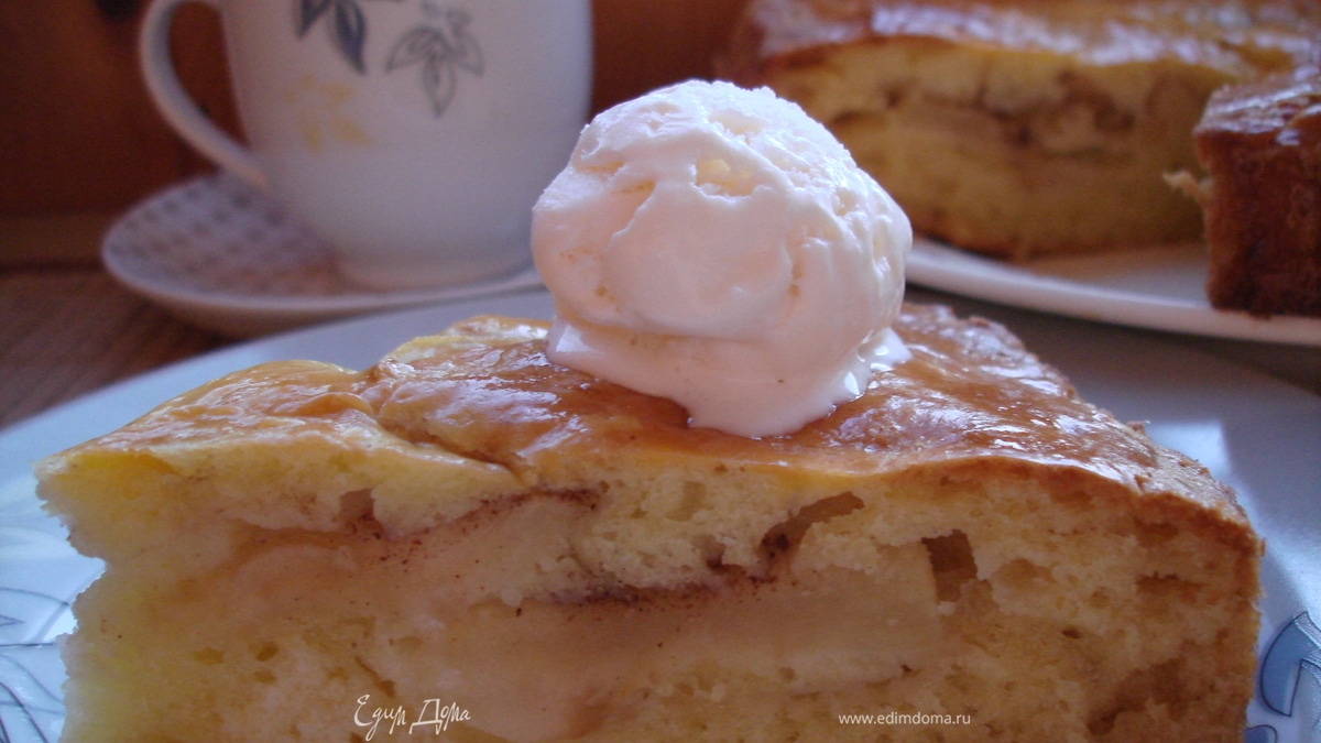 Яблочный пирог из творожного теста.