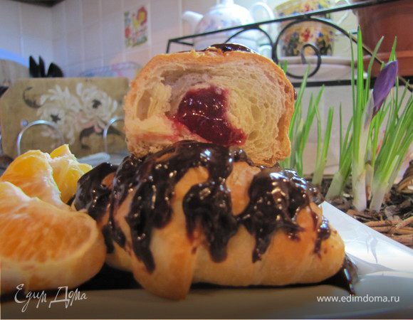 "Рогалики" с джемом и шоколадом, с Международным Женским Днем "Рогалики" с джемом и шоколадом, с Международным Женским Днем