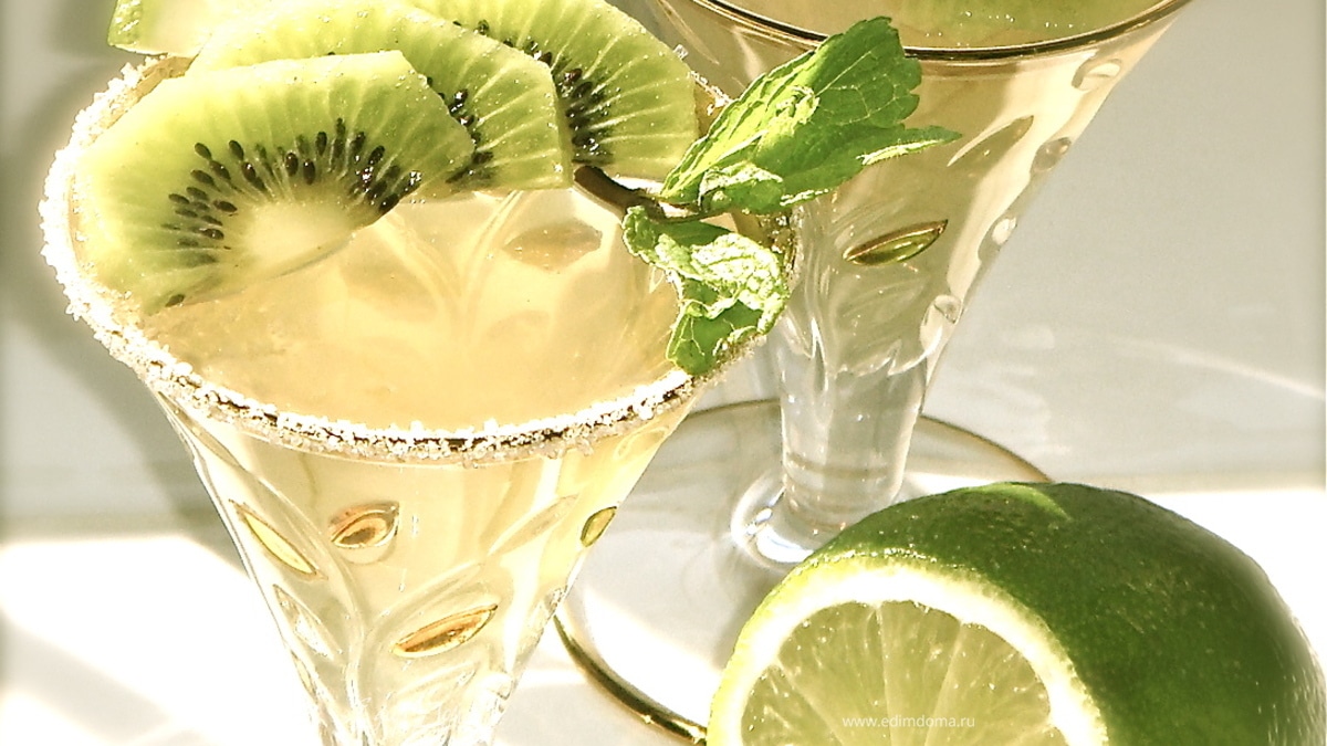 Мятное желе из зеленого чая с киви