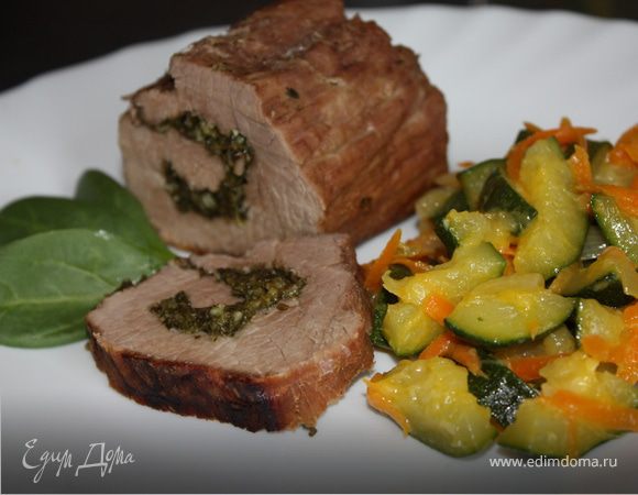 Рулет из говядины с рагу из кабачков Рулет из говядины с рагу из кабачков