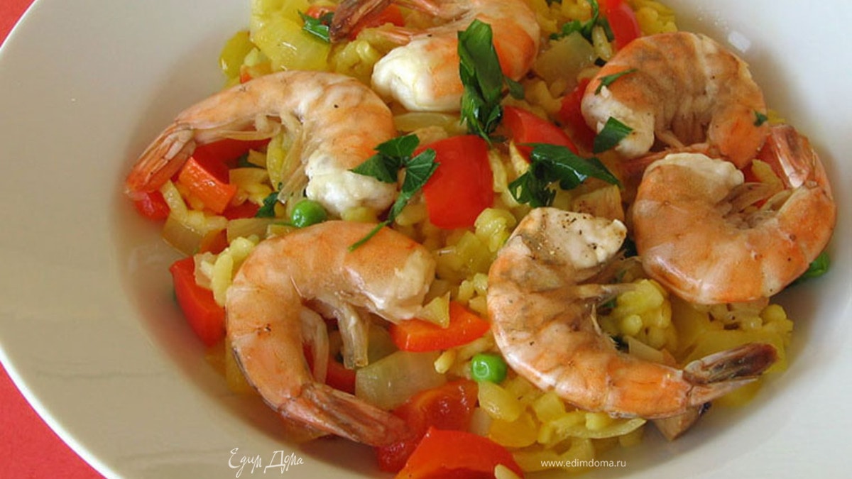 Паэлья с копченой ветчиной и креветками