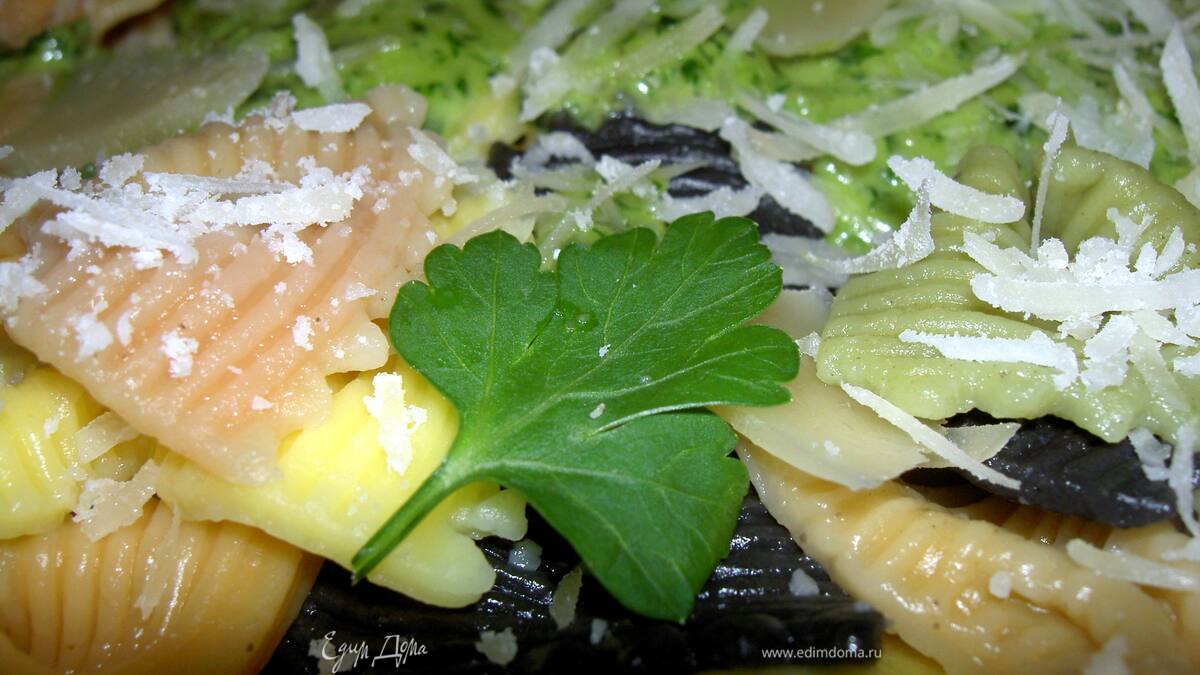 Фарфалле с песто из петрушки