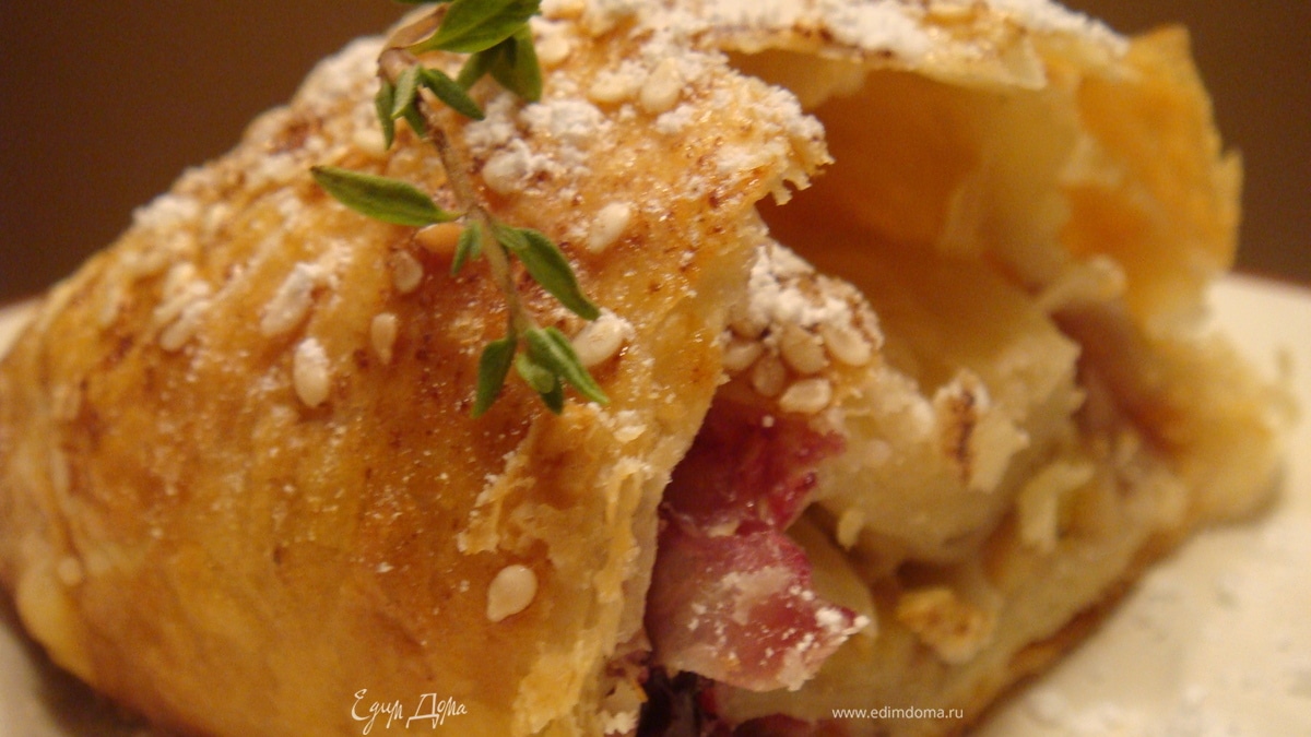 Штрудель бананово-смородиновый