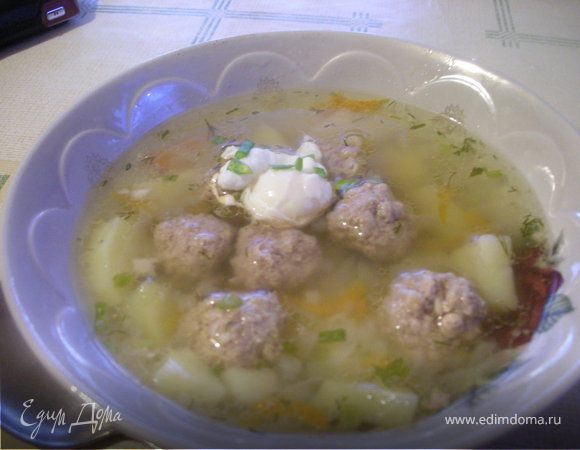 Суп с фрикадельками и яйцами-пашот