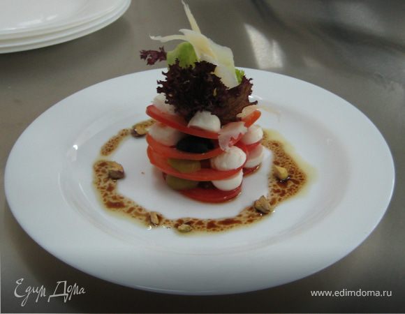 Томаты с моцареллой Томаты с моцареллой