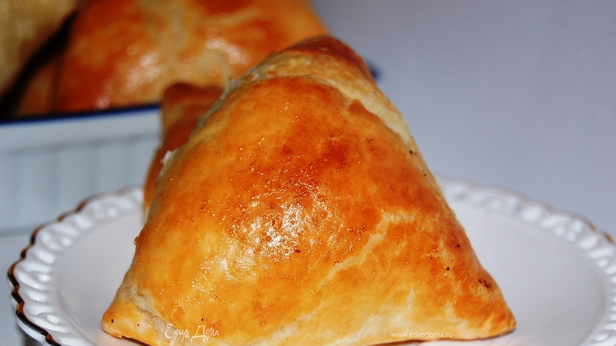 Слоеная самса с мясом