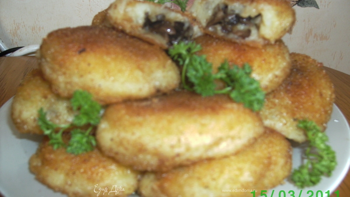 Пирожки картофельные с грибами