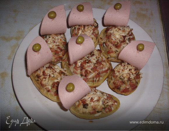 Картофельные лодочки с цветной капустой и колбасой Картофельные лодочки с цветной капустой и колбасой