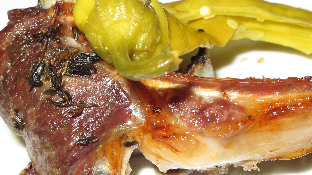 Баранина  с киви, чабрецом и перцем чили