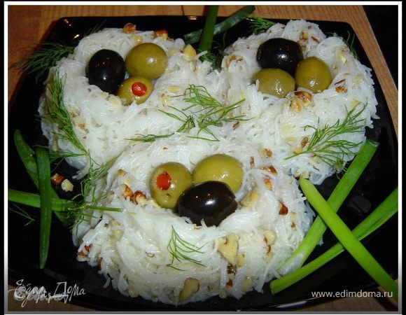 Гнезда из рисовой вермишели
