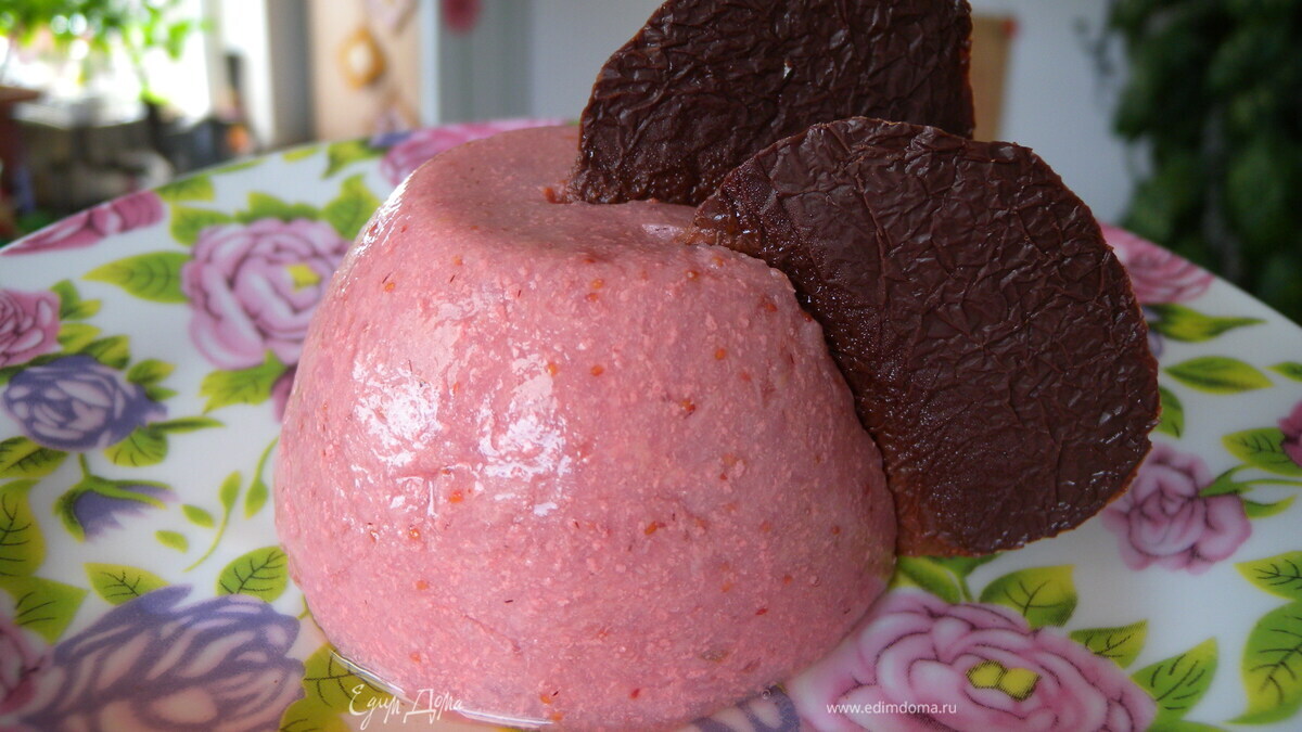 Пудинг молочно-клубничный