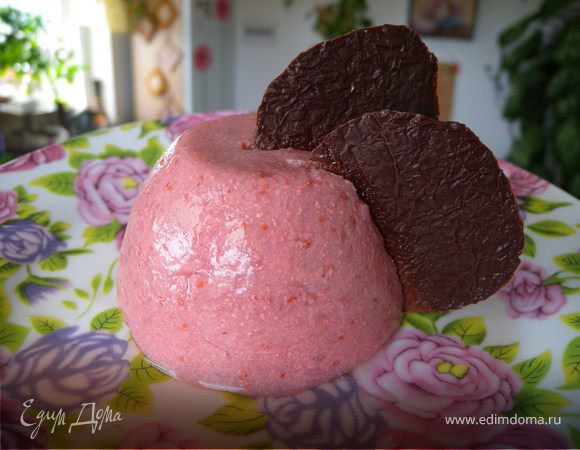 Пудинг молочно-клубничный